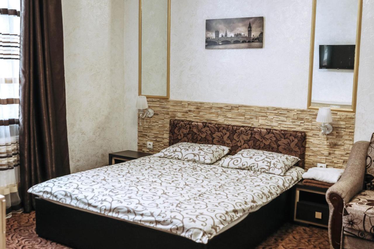 Hotel Rafinad ลวีฟ ภายนอก รูปภาพ