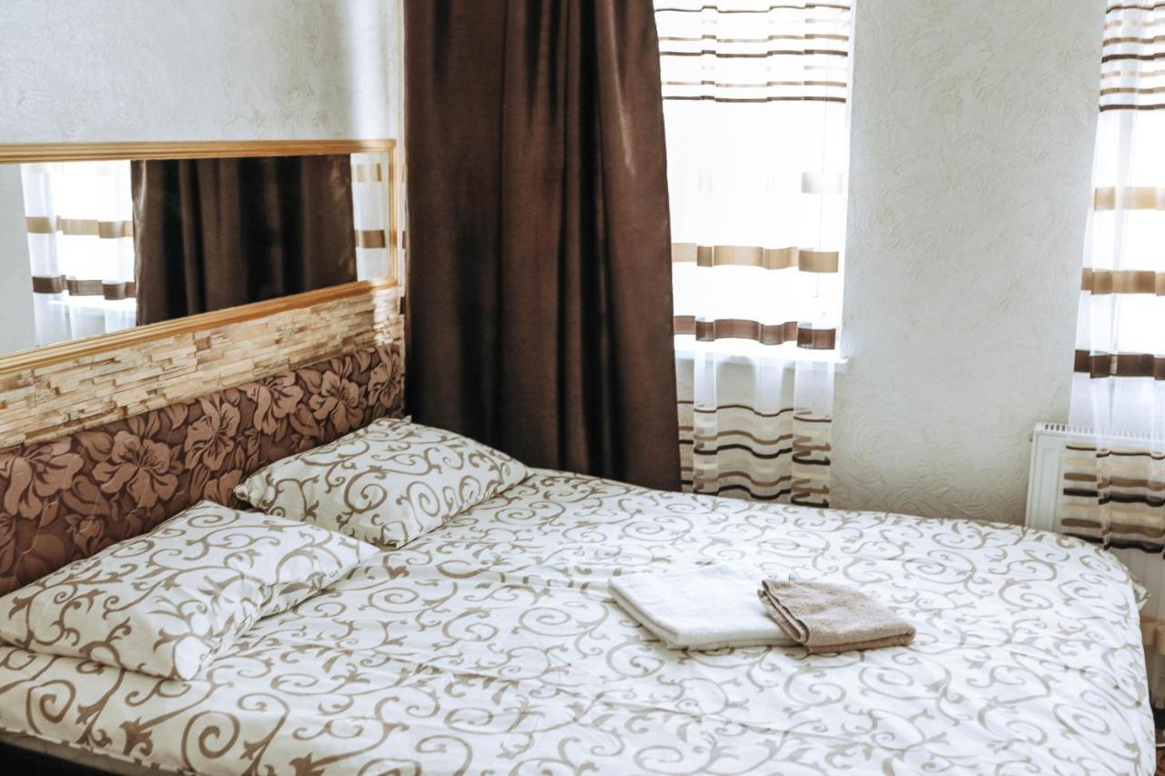 Hotel Rafinad ลวีฟ ภายนอก รูปภาพ